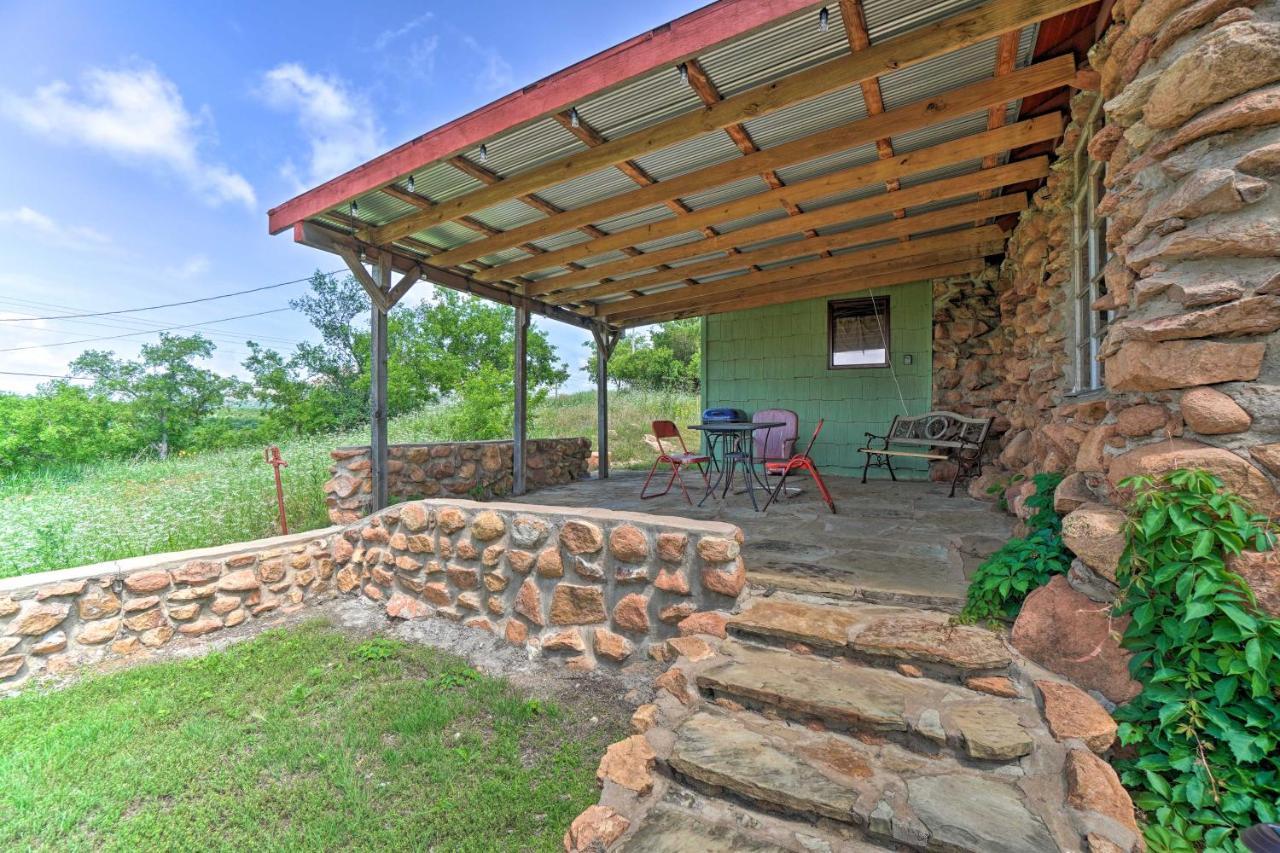 Enchanting Hilltop Cottage In Medicine Park! Esterno foto